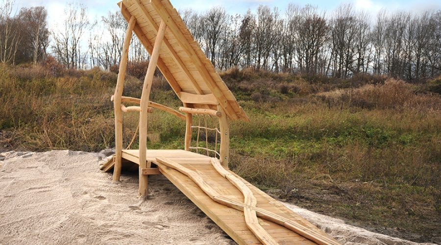 Speelplatform met knikkerbaan